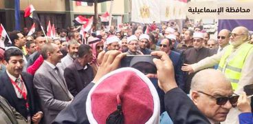 حشود جماهيرية فى لجان الإسماعيلية أول أيام التصويت