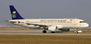 طائرة سعودية بمطار الرياض