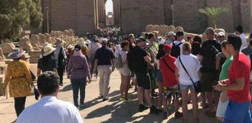 الاف السياح يزورون المعابد والمتاحف الأثرية  بالأقصر اليوم