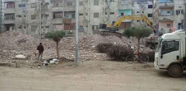٣ عمارات سكنية حتي سطح الأرض بمدينة كفر سعد