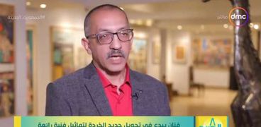 حسام حسين، فنان يحول حديد الخردة لتماثيل