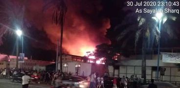 بالفيديو: اندلاع حريق بمسطاح السفن في بحري بالإسكندرية دون إصابات