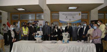 محافظ أسيوط يشهد إهداء أحدث أجهزة تشخيص المياه البيضاء لأقسام الرمد  جامعة الأزهر