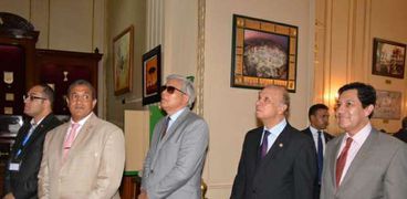 محافظ القاهرة مع السفراء