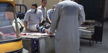 مصاب بكسر في قدمه يدلى بصوته على "تروسيكل" في كفر الشيخ