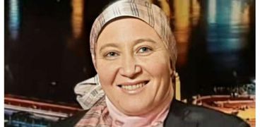 الدكتورة نهلة عبدالوهاب استشارى البكتيريا والتغذية والمناعة بمستشفى جامعة القاهرة