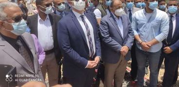 وزير التنمية المحلية يتفقد المدفن الصحي بسنور في بني سويف
