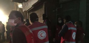 الهلال الأحمر يشارك في تقديم الدعم النفسي للمصابين وأسر ضحايا حادث انهيار عقار الأقصر