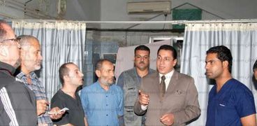 محافظ الشرقية يفاجئ مستشفى "ههيا المركزي" بزيارة في غياب الأطباء