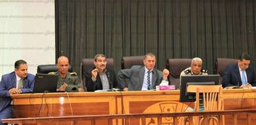 محافظ كفر الشيخ يتراس جلسة المجلس التنفيذى