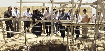 وفد اليونيسكو أثناء زيارة منطقة آثار «أبومينا» بالإسكندرية