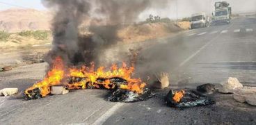 أهلي نصر الله الأحواز في تونس يقطعون طريقا رئيسية