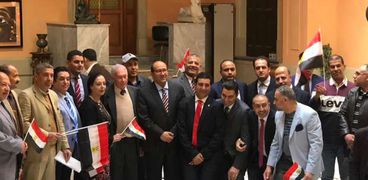 سفير مصر في رما مع الجالية المصرية اثناء الاستفتاء على التعديلات الدستورية