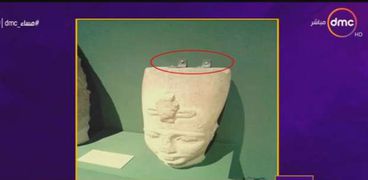 تمثال مثبت بمسمار بمتحف سوهاج