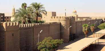 «دير المحرق» يعتبر من أقدم الأديرة فى مصر