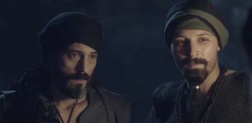 يوسف الشريف ومحمود حجازى فى مشهد من مسلسل «كفر دلهاب»