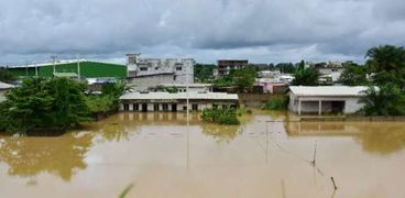 15 قتيلا في أبيدجان جراء أمطار غزيرة