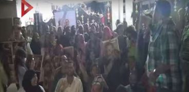 بالفيديو| إفطار "أبناء مبارك" أمام "المعادي العسكري" احتفالا بالعاشر من رمضان