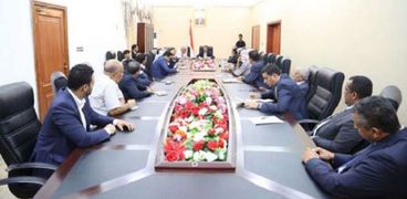 الحكومة اليمنية تؤيد موقف الرئيس هادي الرافض لخطة المبعوث الأممي