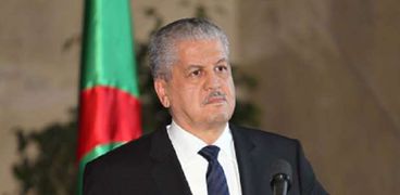 رئيس وزراء الجزائر المتهم عبد المالك سلال