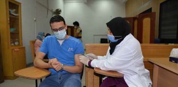 تطعيم الطلاب
