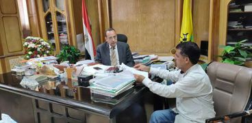 مراسل «الوطن» مع محافظ شمال سيناء