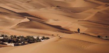 صحراء أبو ظبي - ارشيفية