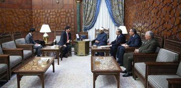سفير اليابان بالقاهرة: يشيد بجهود الإمام الأكبر في نشر وترسيخ السلام