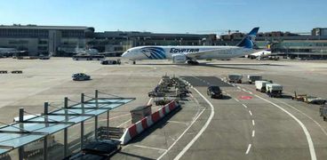إقلاع اول رحلة لطائرة الأحلام الاولي اليوم من مطار فرانكفورت