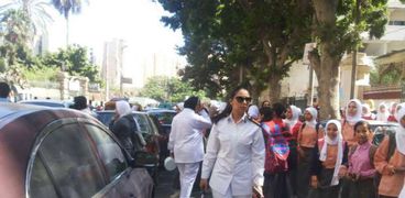 أمن الإسكندرية امام مدارس الطالبات لحمايتهن