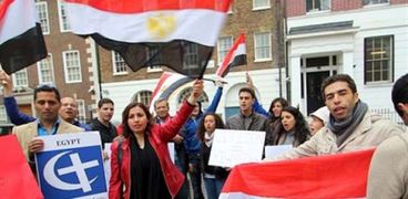 أقباط مصر فى الخارج يواجهون الشائعات ويتصدون للأصوات المشبوهة