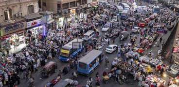 آثار الزيادة السكانية في شوارع مصر