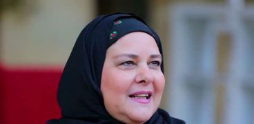 الفنانة دلال عبد العزيز