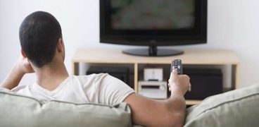 دراسة| مشاهدة التلفاز لمد 4 ساعات يومياً تؤدى إلى الوفاة