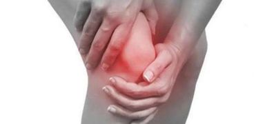 علاجات منزلية تخلصك من ألم الركبة- تعبيرية