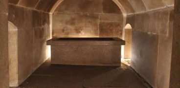 التلفزيون الياباني يصور حلقة وثائقية عن حجرة الدفن بهرم اللاهون الأثري
