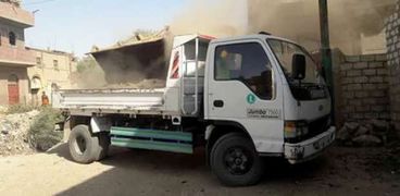 محافظ سوهاج: رفع 250 طن قمامة ومخلفات بساقلته
