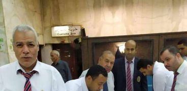 جمارك مطار القاهرة تضبط محاولة تهريب كمية كبيرة من أدوية الأورام