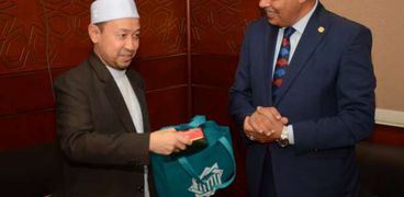 الدكتور المحرصاوي خلال استقباله مفتي ماليزيا