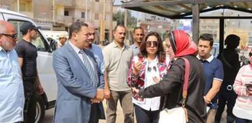 محافظ دمياط تتابع حملات رفع القمامة والنظافة بمدينة الروضة