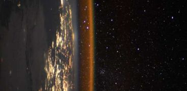 صورة غريبة للأرض من الفضاء