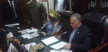 وزير الرى يوقع اتفاقية للتعاون الثنائى فى جنوب السودان