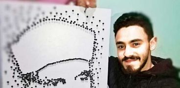 «محمد» نقاش يبدع في تحويل المسامير إلى لوحات فنية