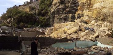 خبير جيولوجي يوضح لـ"الوطن" سبب انهيار صخرة منشأة ناصر