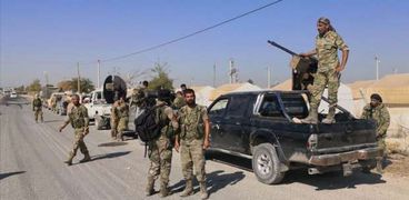 القوات الموالية لتركيا تعبر إلى الحدود السورية