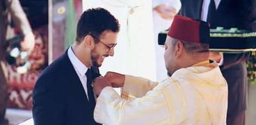 عاهل المغرب يكرم سعد المجرد