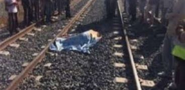 صورة أرشيفية لحادث دهس على شريط السكة الحديد