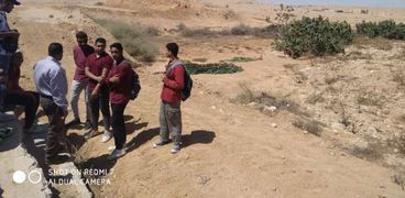 جانب من تدريب طلاب الزراعة المطرية بصحراء مطروح
