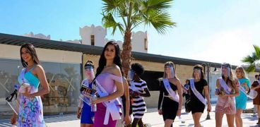 ملكات جمال العالم في جولة سياحية بالغردقة