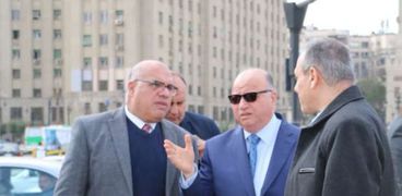محافظ القاهرة يتابع أعمال تطوير ميدان التحرير